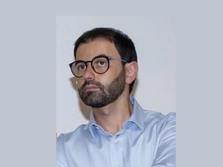 Immagine articolo: Il Prof. Rosario Atria presenterà domani a San Domenico la “Silloge” poetica “Tessere” Immagine articolo: Il Prof. Rosario Atria presenterà domani a San Domenico la “Silloge” poetica “Tessere”