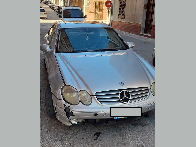 Immagine articolo: Il lettore scrive: "Auto abbandonata da quindici giorni in via Bertani". Polizia Municipale fa rimuovere il mezzo Immagine articolo: Il lettore scrive: "Auto abbandonata da quindici giorni in via Bertani". Polizia Municipale fa rimuovere il mezzo