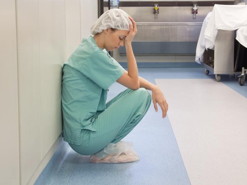 Immagine articolo: La sindrome da "burnout" sempre più diffusa nelle professioni mediche. Cause e sintomi di una patologia in aumento