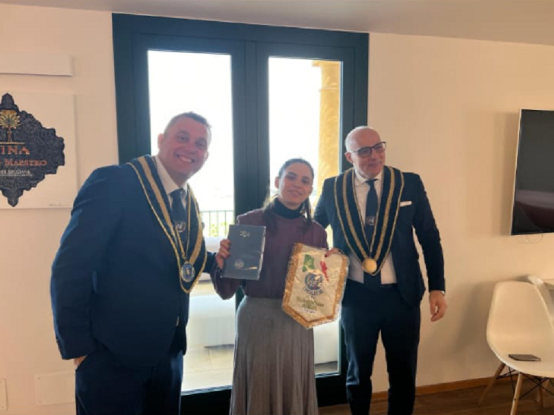 Immagine articolo: Delegazione dei Maitres in visita alle Cantine Fina, presente il castelvetranese Cinquemani Immagine articolo: Delegazione dei Maitres in visita alle Cantine Fina, presente il castelvetranese Cinquemani