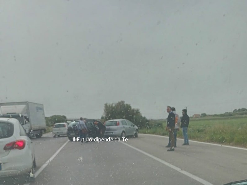 Immagine articolo: Incidente sulla SS115 in direzione Castelvetrano, donna trasferita in ospedale Immagine articolo: Incidente sulla SS115 in direzione Castelvetrano, donna trasferita in ospedale