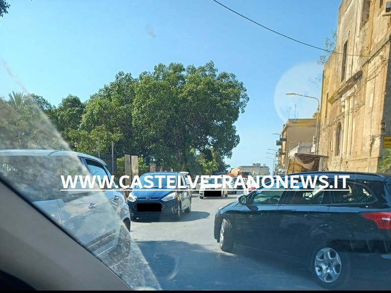 Immagine articolo: Il lettore scrive: "Nei pressi della Villa Falcone-Borsellino traffico in tilt quasi tutti i giorni" Immagine articolo: Il lettore scrive: "Nei pressi della Villa Falcone-Borsellino traffico in tilt quasi tutti i giorni"