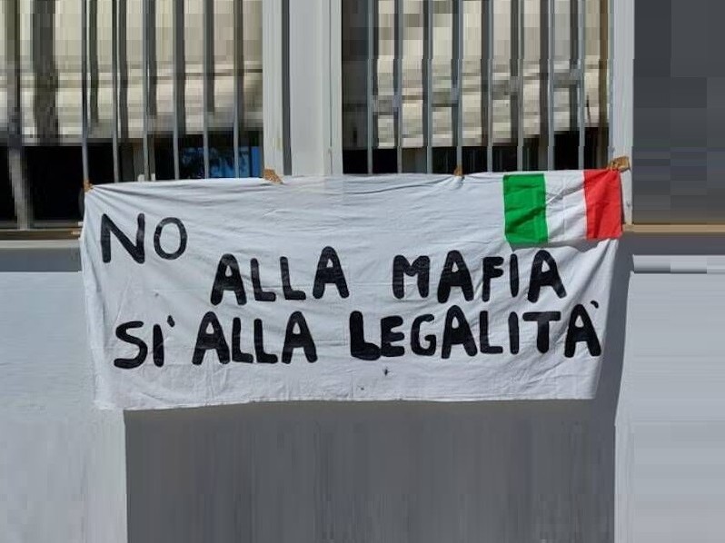 Immagine articolo: Niente contributo da 100 mila euro e salta concerto “A nome loro”. “Ma l’antimafia sia altro. Favorire borse di studio e aiutare aziende distrutte dopo sequestri illegittimi