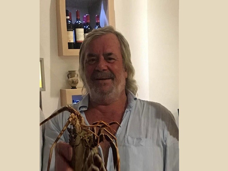 Immagine articolo: "Ciao Vittorio, figlio di Menfi. Grazie a te tanti Vip hanno conosciuto Porto Palo". Il saluto del Sindaco Clemente Immagine articolo: "Ciao Vittorio, figlio di Menfi. Grazie a te tanti Vip hanno conosciuto Porto Palo". Il saluto del Sindaco Clemente