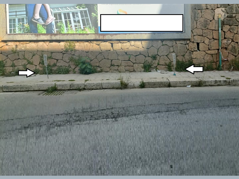 Immagine articolo: Il lettore scrive: "Pericolosi ostacoli in via Armando Diaz" Immagine articolo: Il lettore scrive: "Pericolosi ostacoli in via Armando Diaz"