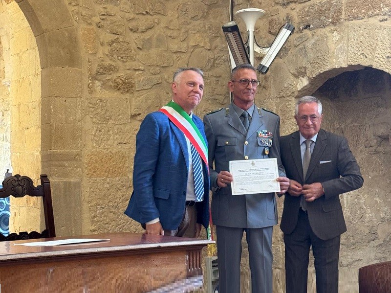 Immagine articolo: Salemi, "Vasto Incendio del 2024", il comune conferisce encomio solenne al personale di Polizia locale, Vigili e Corpo Forestale Immagine articolo: Salemi, "Vasto Incendio del 2024", il comune conferisce encomio solenne al personale di Polizia locale, Vigili e Corpo Forestale