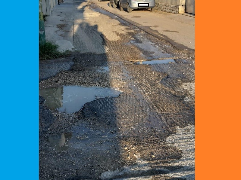 Immagine articolo: Il lettore scrive: "Buca pericolosa in via Malophorus a Triscina" Immagine articolo: Il lettore scrive: "Buca pericolosa in via Malophorus a Triscina"