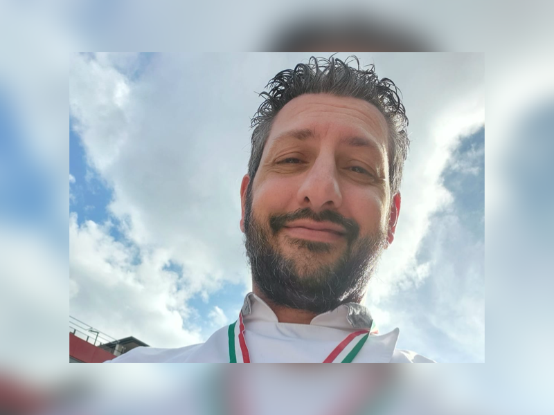 Immagine articolo: Pizzaiolo menfitano conquista il Premio Oro artista nel mondo e cucina Italiana Immagine articolo: Pizzaiolo menfitano conquista il Premio Oro artista nel mondo e cucina Italiana