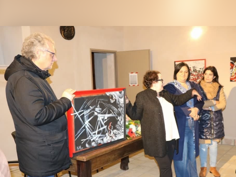 Immagine articolo: L’artista castelvetranese RoDà dona al comune il dipinto “1968” Immagine articolo: L’artista castelvetranese RoDà dona al comune il dipinto “1968”