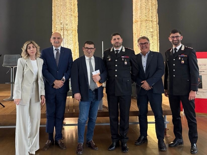 Immagine articolo: Selinunte, memoria e legalità: il Generale Governale presenta “Radici di mafia”
