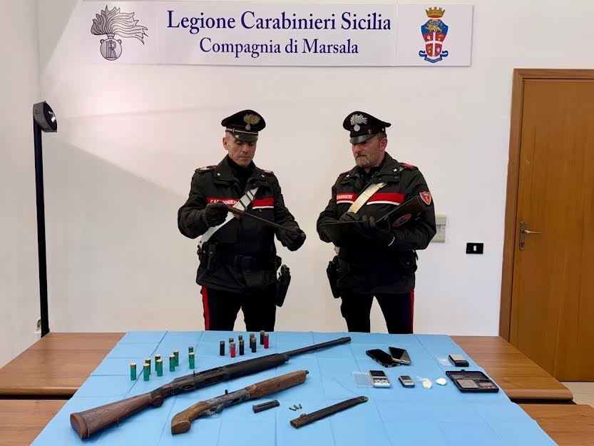 Immagine articolo: Arsenale all'interno di un garage scoperto dai Carabinieri, arrestati due giovani marsalesi Immagine articolo: Arsenale all'interno di un garage scoperto dai Carabinieri, arrestati due giovani marsalesi