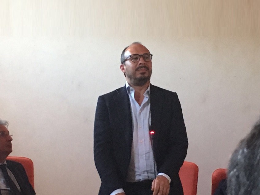 Immagine articolo: Ritardi referti, Faraone choc: "Pezzi istologici smarriti da Castelvetrano a Trapani" Immagine articolo: Ritardi referti, Faraone choc: "Pezzi istologici smarriti da Castelvetrano a Trapani"