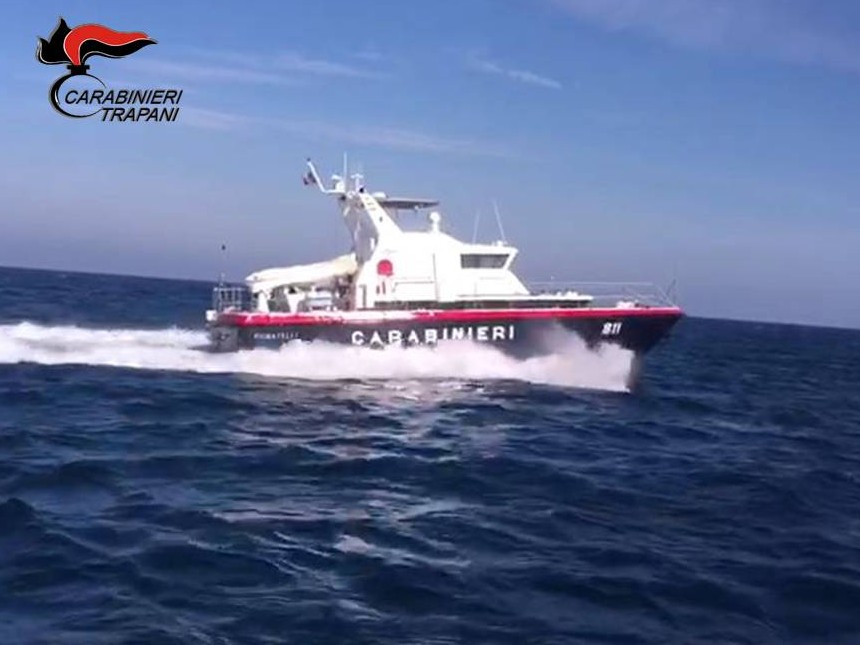 Immagine articolo: Controlli e sanzioni dei Nas a bordo di motobarche per escursioni marittime
