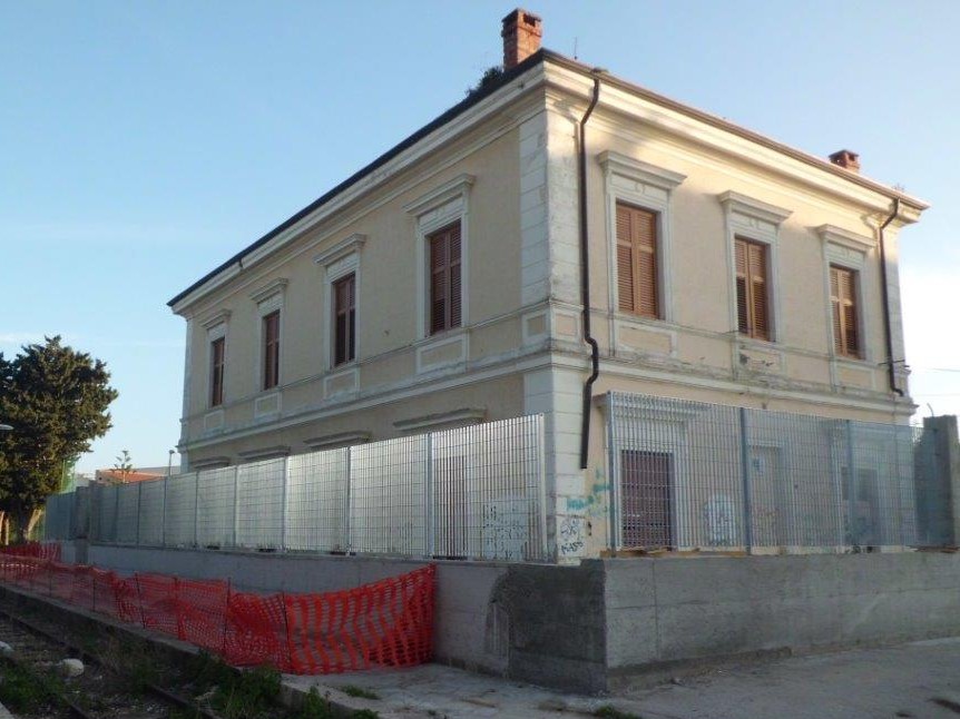 Immagine articolo: Lavori fermi alla stazione Carabinieri a Selinunte. Replica di Ecoimpianti Italia: "Sospetti di scarico responsabilità"