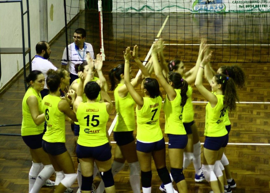 La squadra di volley femminile: Pasta Primeluci Castelvetrano La squadra di volley femminile: Pasta Primeluci Castelvetrano