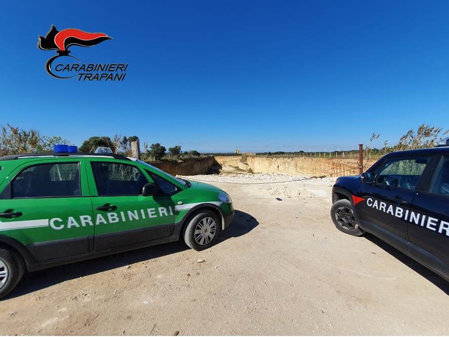 Immagine articolo: Campobello, Carabinieri individuano una discarica abusiva. Sequestrata l'area e denunciato il proprietario 