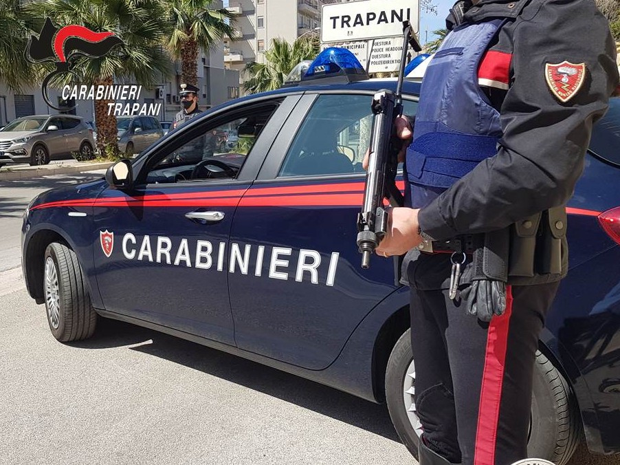 Immagine articolo: Fugge all'alt dei carabinieri, trapanese arrestato dopo inseguimento