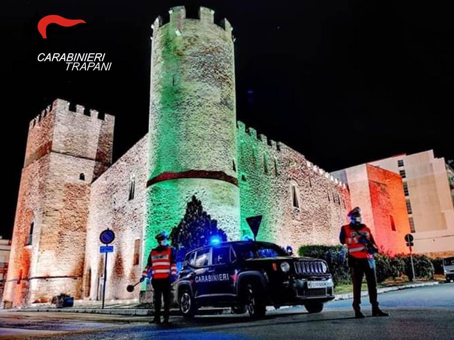 Immagine articolo: Alcamo, Carabinieri arrestano un 27enne: aveva danneggiato l'auto del suo rivale in amore Immagine articolo: Alcamo, Carabinieri arrestano un 27enne: aveva danneggiato l'auto del suo rivale in amore