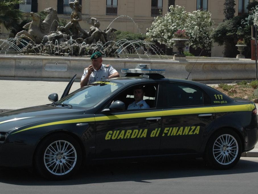 Immagine articolo: 17 lavoratori in nero scoperti dai finanzieri della tenenza di Mazara Immagine articolo: 17 lavoratori in nero scoperti dai finanzieri della tenenza di Mazara