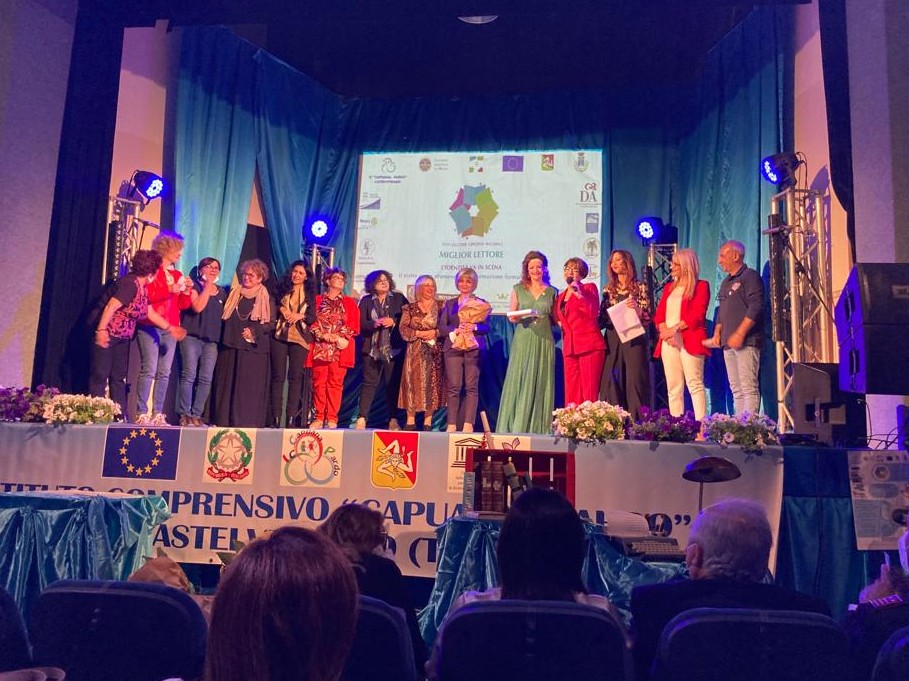 Immagine articolo: CVtrano, Concorso Nazionale “Miglior Lettore”. Emozione in sala per la cerimonia conclusiva Immagine articolo: CVtrano, Concorso Nazionale “Miglior Lettore”. Emozione in sala per la cerimonia conclusiva