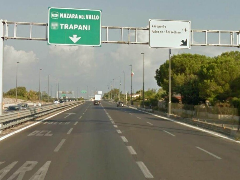 Immagine articolo: Scontro tra mezzi pesanti sulla A29 direzione, traffico rallentato Immagine articolo: Scontro tra mezzi pesanti sulla A29 direzione, traffico rallentato