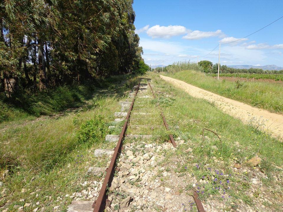 Immagine articolo: Il lettore scrive: "Una pista ciclabile lungo ferrovia da CVetrano a Selinunte. Posti di lavoro, turismo e non solo"
