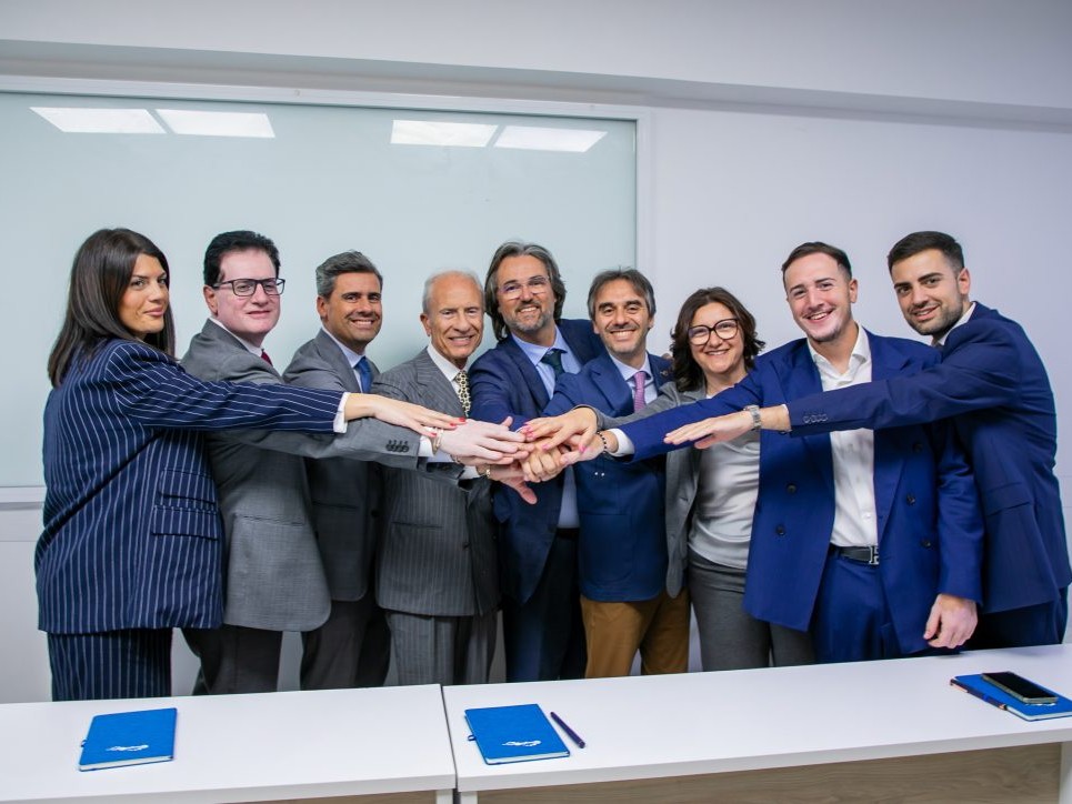Immagine articolo: Energia Italia entra nel Gruppo Marigliano. Cresce la leadership nel mercato fotovoltaico Immagine articolo: Energia Italia entra nel Gruppo Marigliano. Cresce la leadership nel mercato fotovoltaico