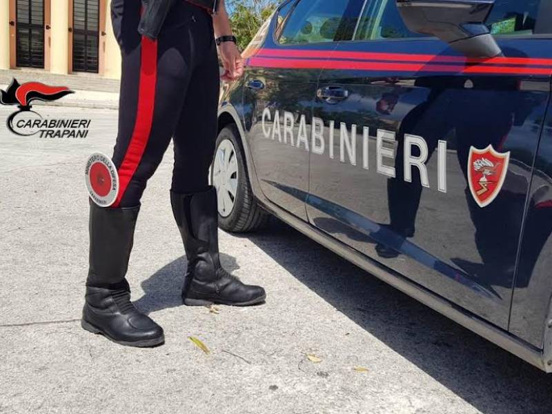 Immagine articolo: Minaccia un'esplosione, carabinieri intervengono e prontamente evitano il peggio 