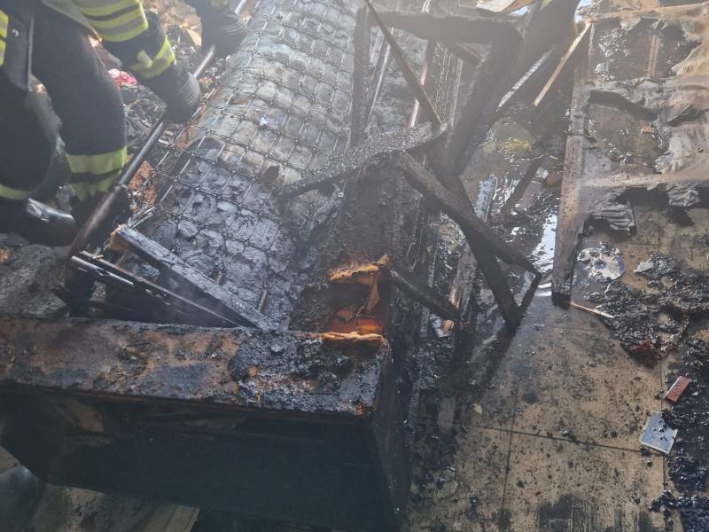 Immagine articolo: Triscina, fuoco dentro appartamento sito sopra la Chiesa. Sul posto i Vigili del Fuoco Immagine articolo: Triscina, fuoco dentro appartamento sito sopra la Chiesa. Sul posto i Vigili del Fuoco