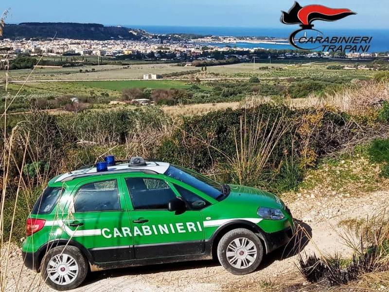 Immagine articolo: Rifiuti pericolosi abbandonati, Carabinieri Forestali in azione a Mazara del Vallo