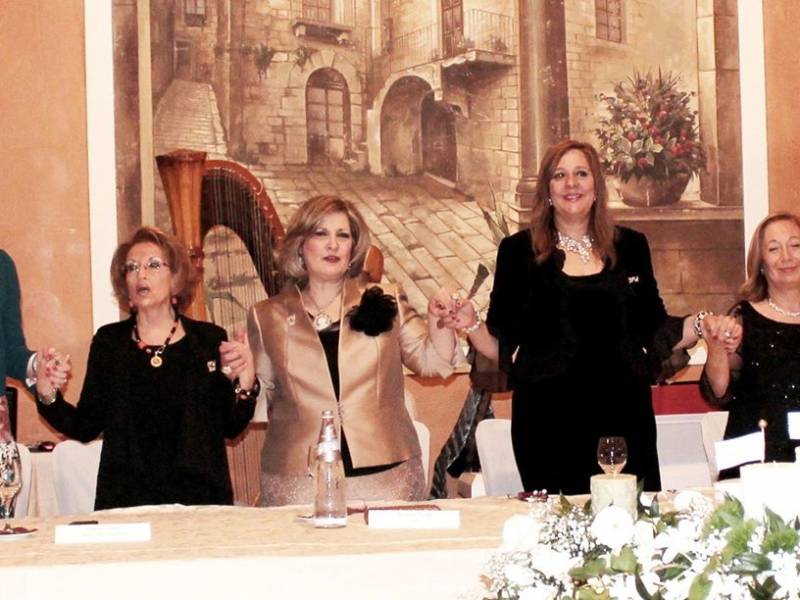 Immagine articolo: Successo per la "Cena delle Candele".Presenti rappresentanti FIDAPA della Provincia