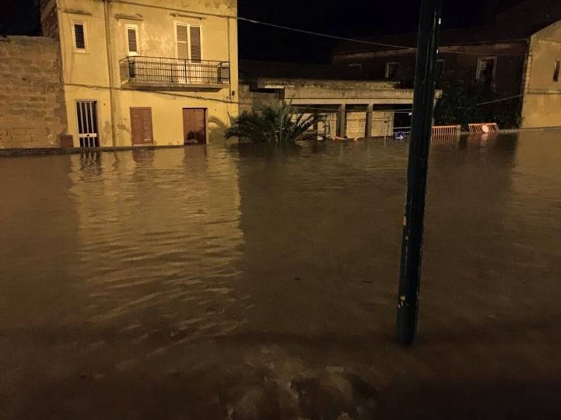 Immagine articolo: Partanna, "casa nostra invasa dall'acqua e la paura per la bimba di 2 anni"