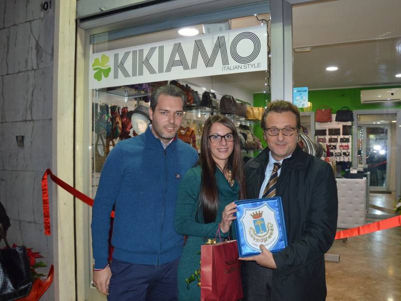 Immagine articolo: Giovani e imprenditori. Errante all'inaugurazione di "Kikiamo": "Boccate d'ossigeno per tutti noi"        