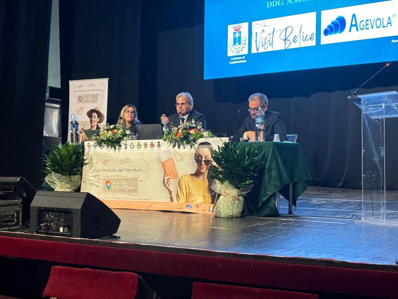 Immagine articolo: "Piccola Ricettività Diffusa", grande partecipazione al convegno che si è svolto al Teatro Selinus 