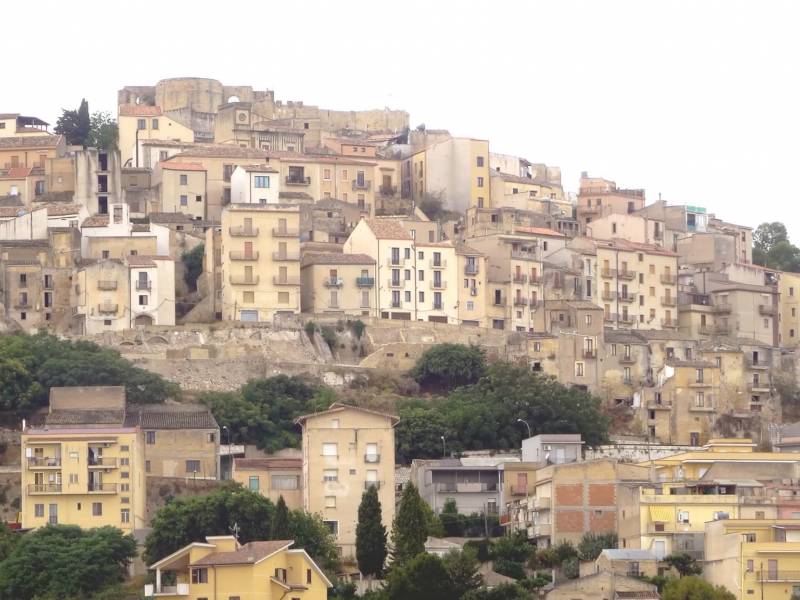 Immagine articolo: Borgo dei borghi, Salemi sfiora l’impresa e sale sul podio ma il primo posto va a Ronciglione