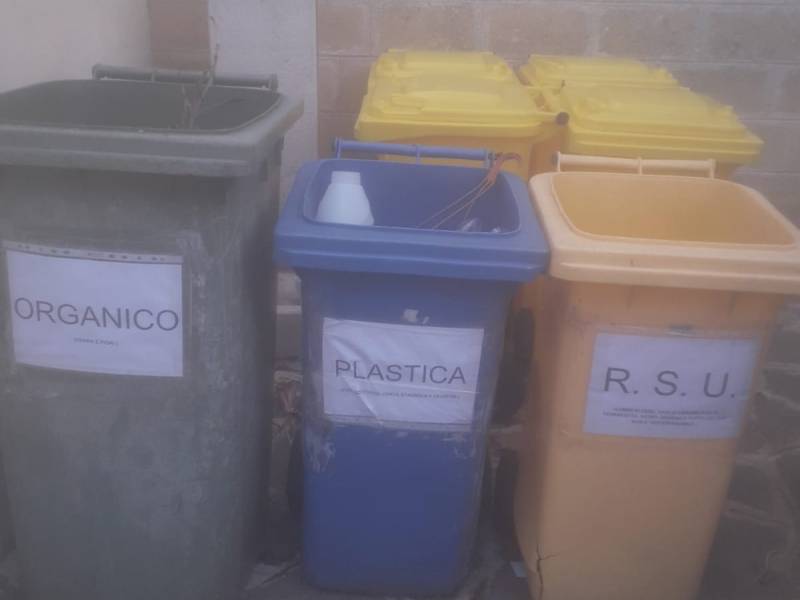 Immagine articolo: Partanna. Al via la differenziata al cimitero comunale. Continuano i controlli e la tolleranza zero Immagine articolo: Partanna. Al via la differenziata al cimitero comunale. Continuano i controlli e la tolleranza zero