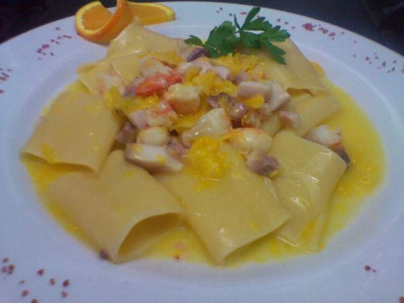 Immagine articolo: Paccheri con spada gamberi e salsa all'arancia Immagine articolo: Paccheri con spada gamberi e salsa all'arancia