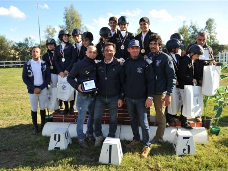 Immagine articolo: La castelvetranese Gaia Cancemi premiata con medaglia d'oro ai campionati di equitazione