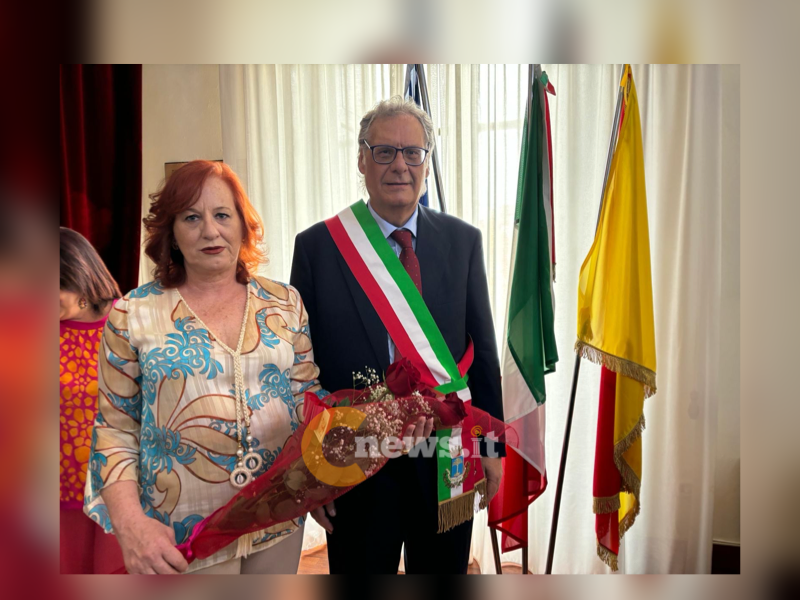 Immagine articolo: (VIDEO) Lentini proclamato sindaco. Passaggio della fascia con l'uscente Alfano