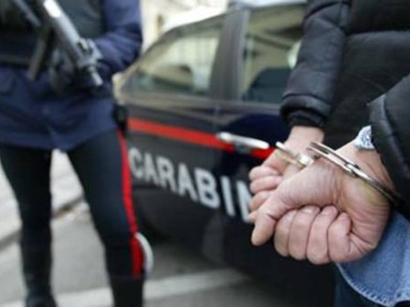 Immagine articolo: Partanna, minaccia e porta via denaro a due turiste. Arrestato dai Carabinieri