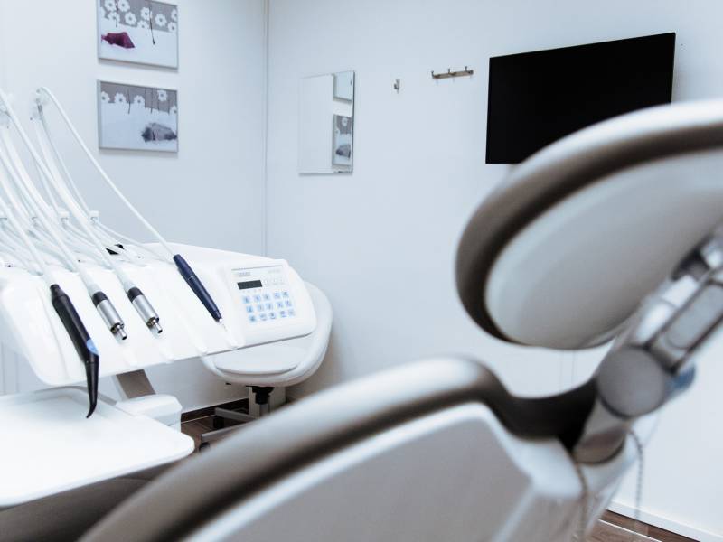 Immagine articolo: Studio dentistico a Castelvetrano cerca un Assistente alla Poltrona. Ecco come candidarsi