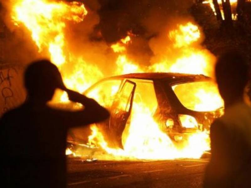 Immagine articolo: Incendiata l'automobile del giornalista Mugno. La solidarietà della Redazione e dell'Assostampa