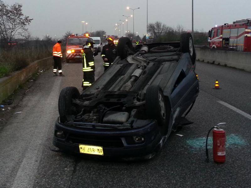 Immagine articolo: Auto si ribalta sull’autostrada Palermo-Trapani: tre i feriti 