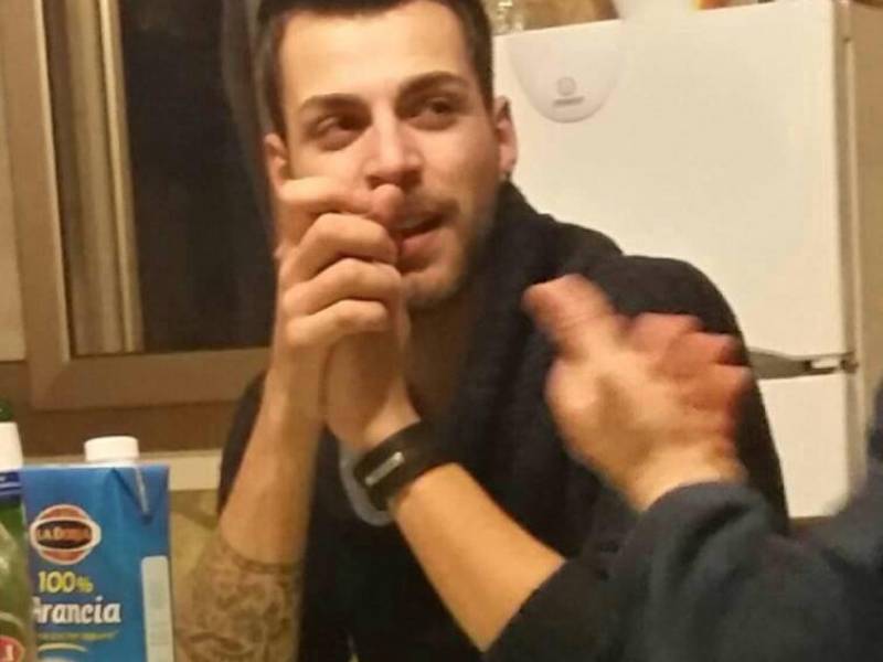 Immagine articolo: "Addio Benny. Con il tuo sorriso proteggici". Castelvetrano piange il giovane 20enne Immagine articolo: "Addio Benny. Con il tuo sorriso proteggici". Castelvetrano piange il giovane 20enne