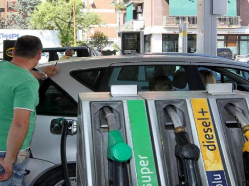 Immagine articolo: Nasce l'App per trovare distributori con benzina scontata