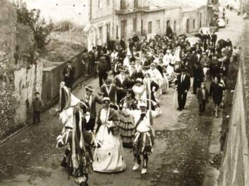 Immagine articolo: "A Castelvetrano c'era una volta il Carnevale tra maschere, scherzi e la 'bruciatina di li nanni'"