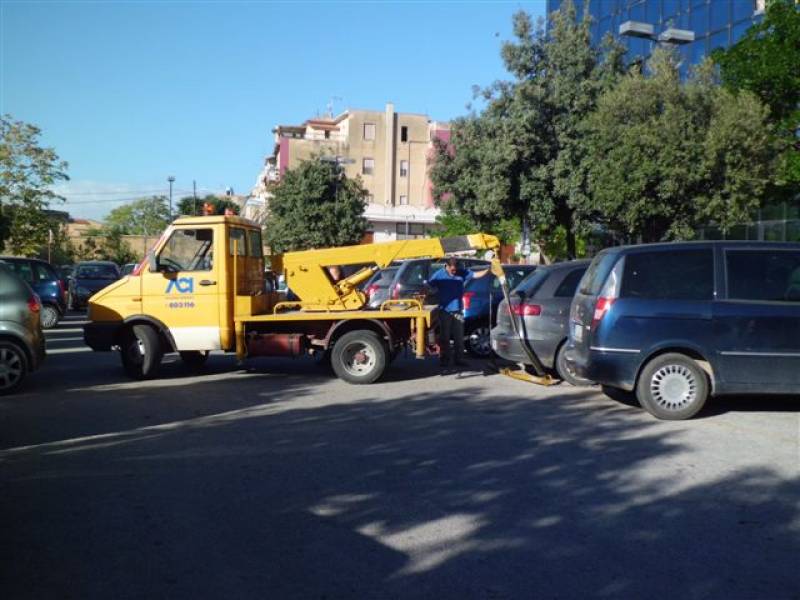 Immagine articolo: Il lettore scrive: "Parcheggi dell'Ospedale per i disabili occupati dai 'furbetti'. Gravi disagi" Immagine articolo: Il lettore scrive: "Parcheggi dell'Ospedale per i disabili occupati dai 'furbetti'. Gravi disagi"