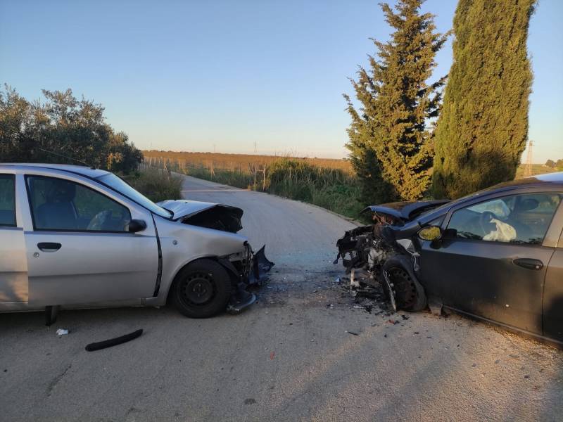 Immagine articolo: Castelvetrano, frontale tra due auto ieri sulla SP13. Restano gravi le condizioni di un 21enne