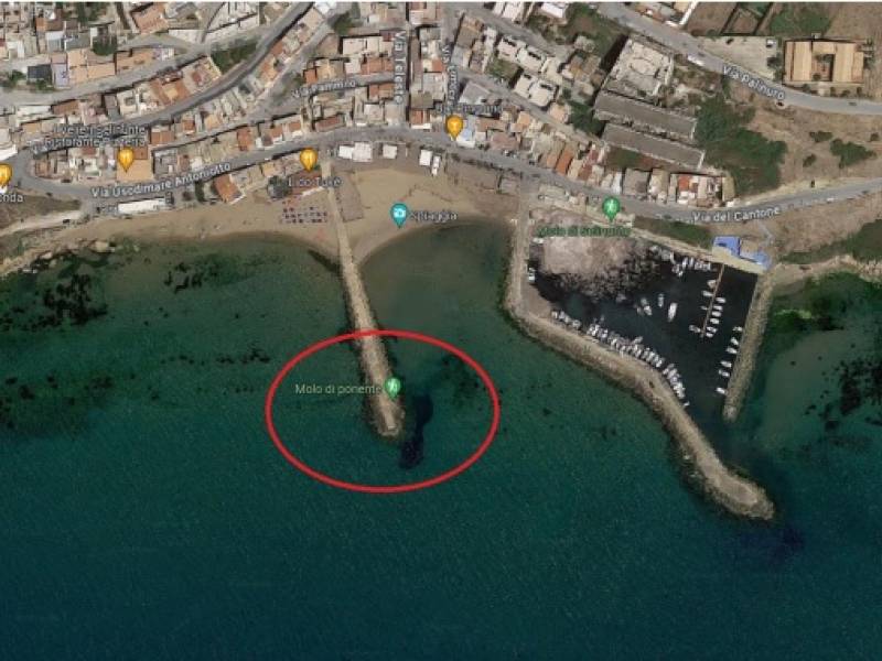 Immagine articolo: Marinella, cedimento del molo di ponente. Avviso di pericolosità della Capitaneria di Porto