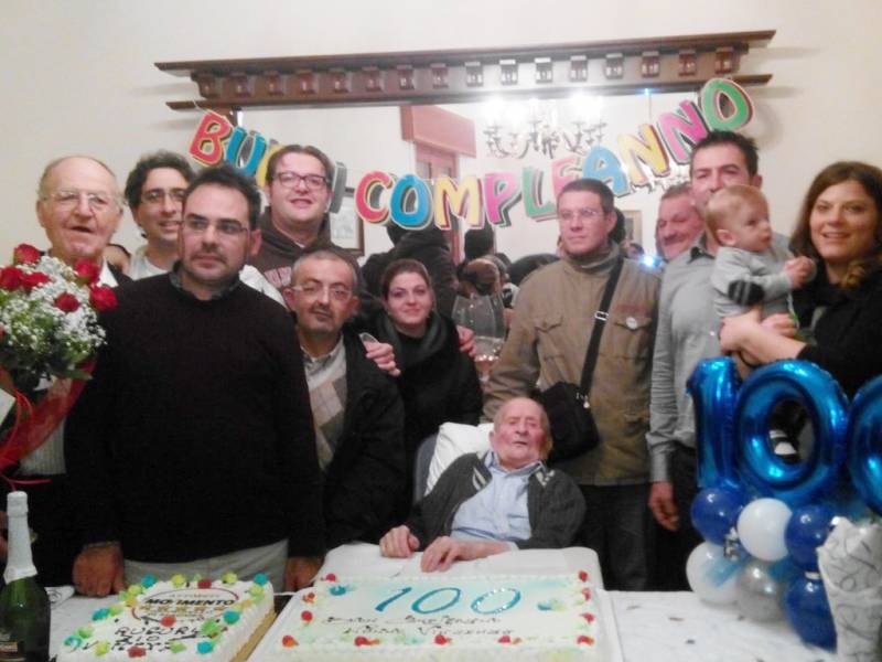 Immagine articolo: Il centenario Vincenzo Pisciotta festeggia il compleanno tra l'affetto dei parenti